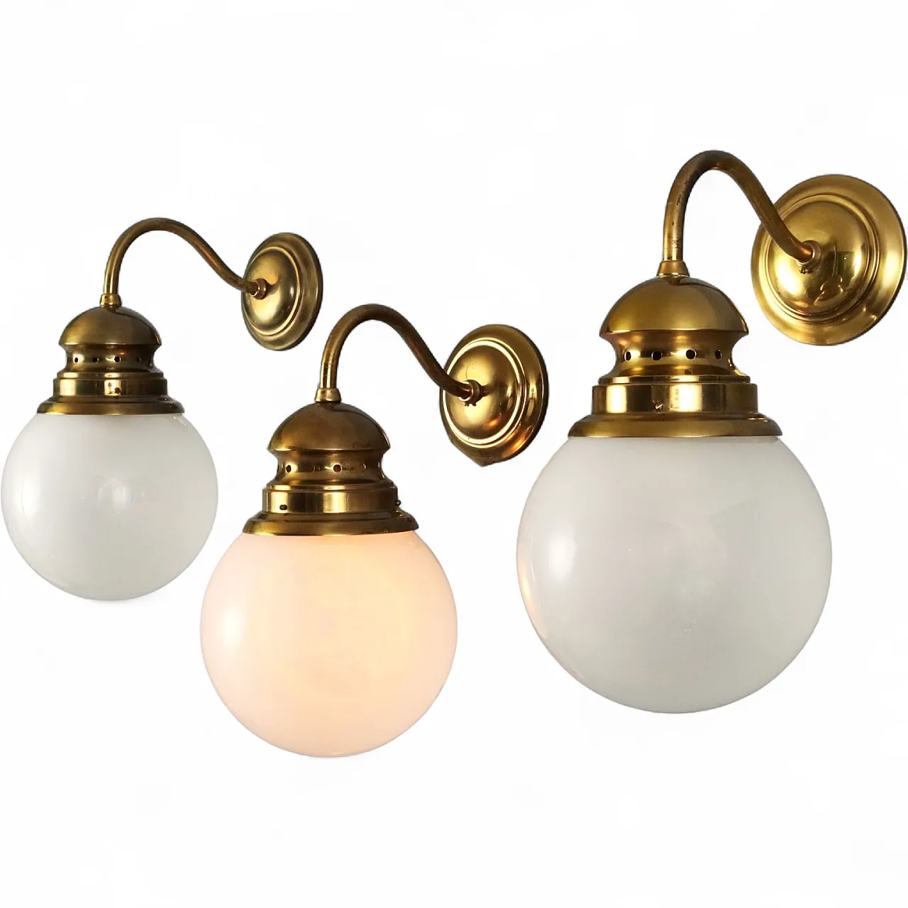3 Wall lamps with brass frame and glass sphere, 20th century 8