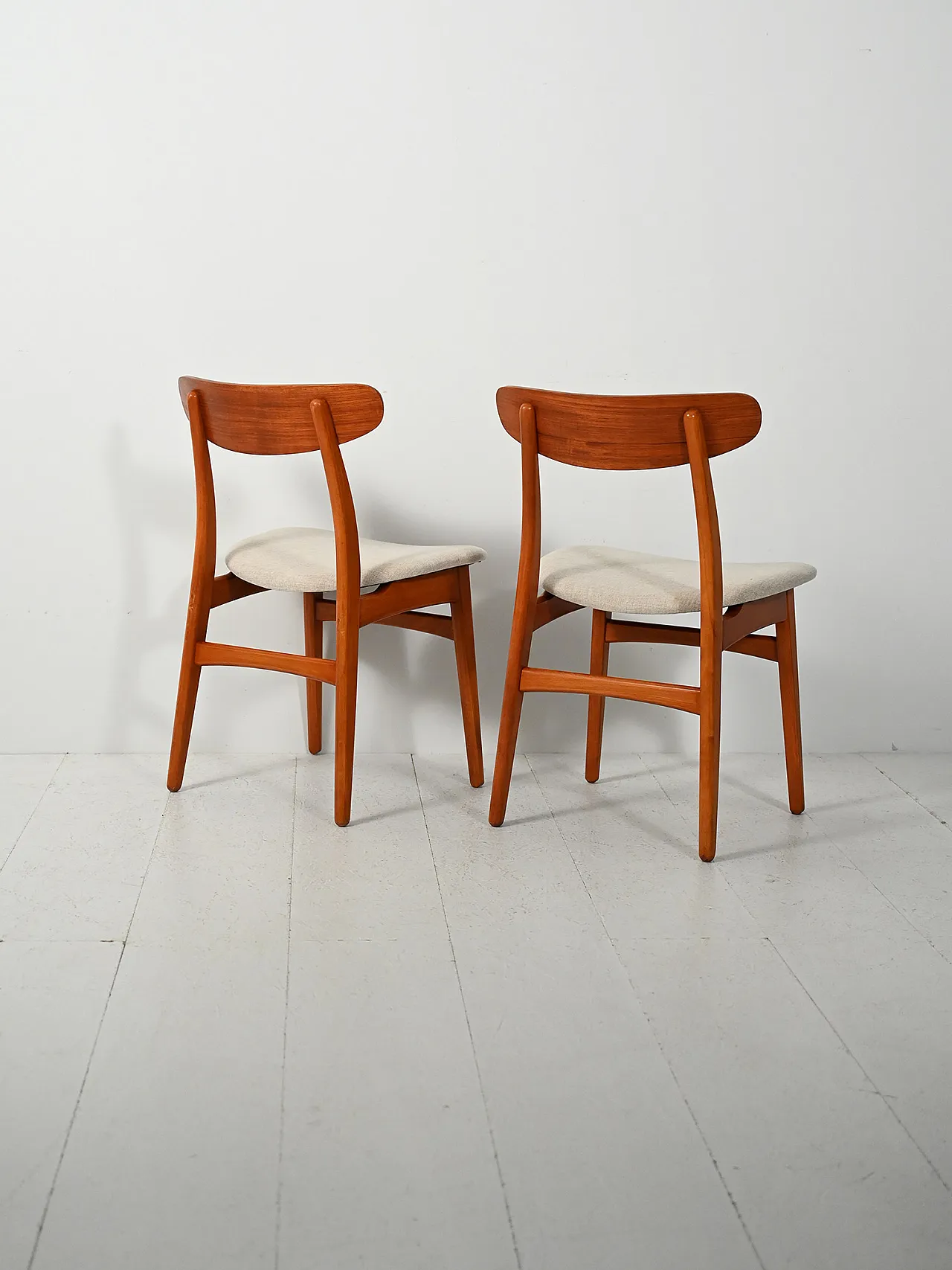 Pair of Scandinavian chairs with crescent backs, 60s 2
