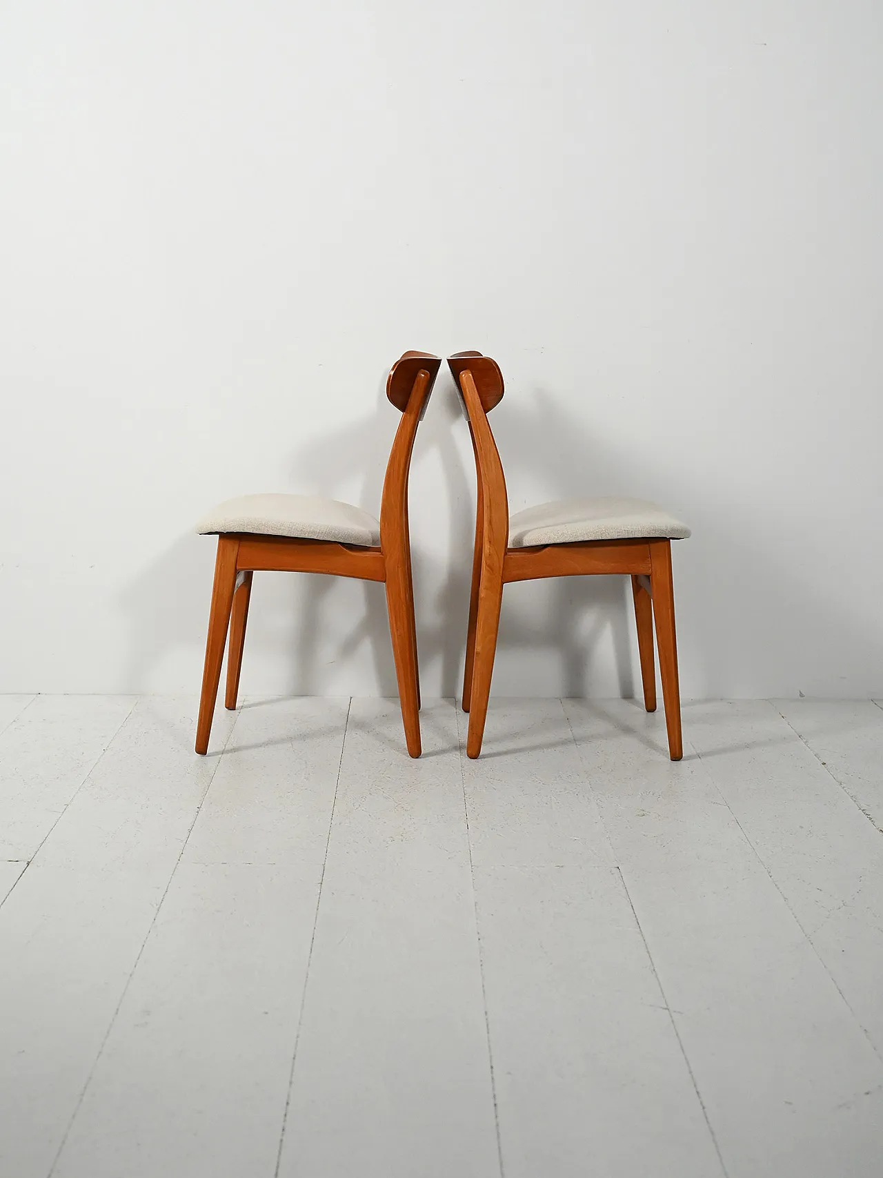 Pair of Scandinavian chairs with crescent backs, 60s 4