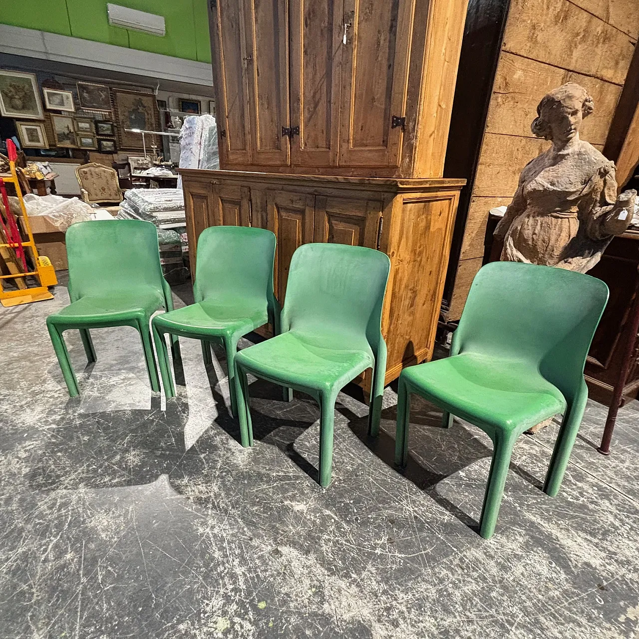 Gruppo sedie Selene di Vico Magistretti per Artemide, anni '70 1