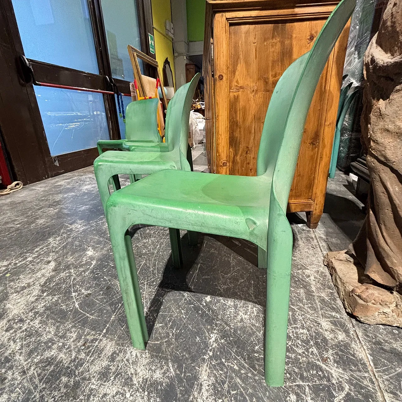 Gruppo sedie Selene di Vico Magistretti per Artemide, anni '70 2