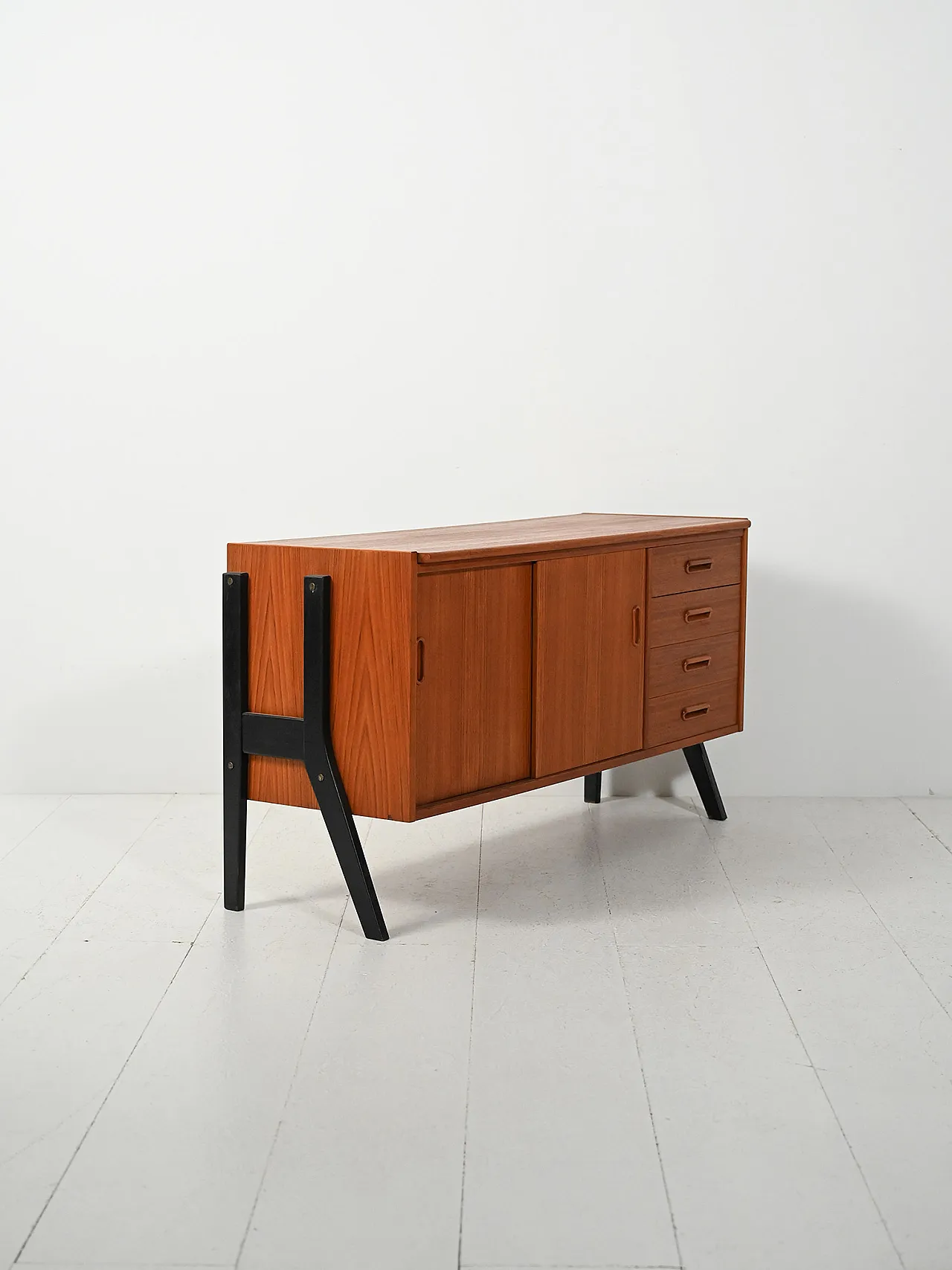 Small two-tone Scandinavian sideboard, 60s 5