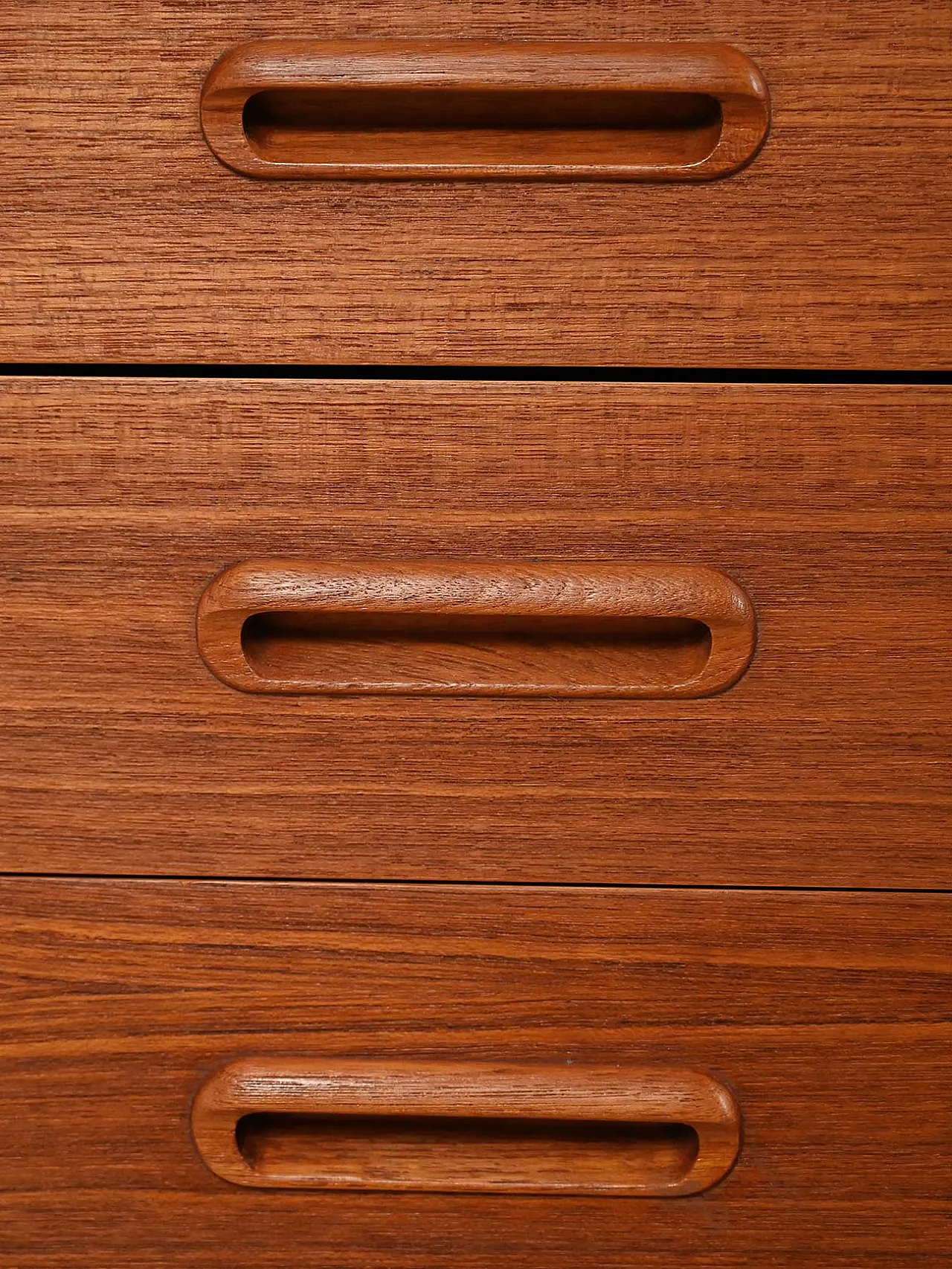 Small two-tone Scandinavian sideboard, 60s 9