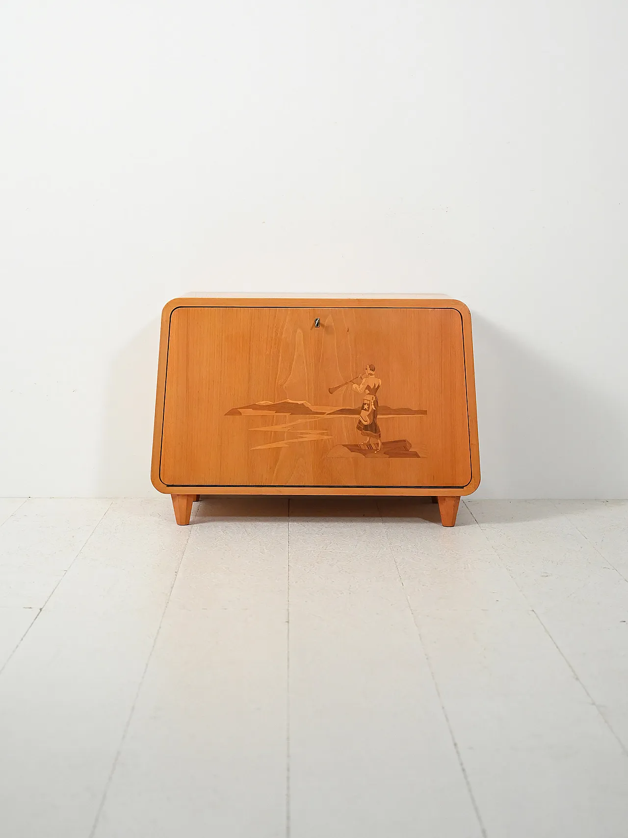 Cabinet scandinavo in olmo intarsiato, anni '40 2