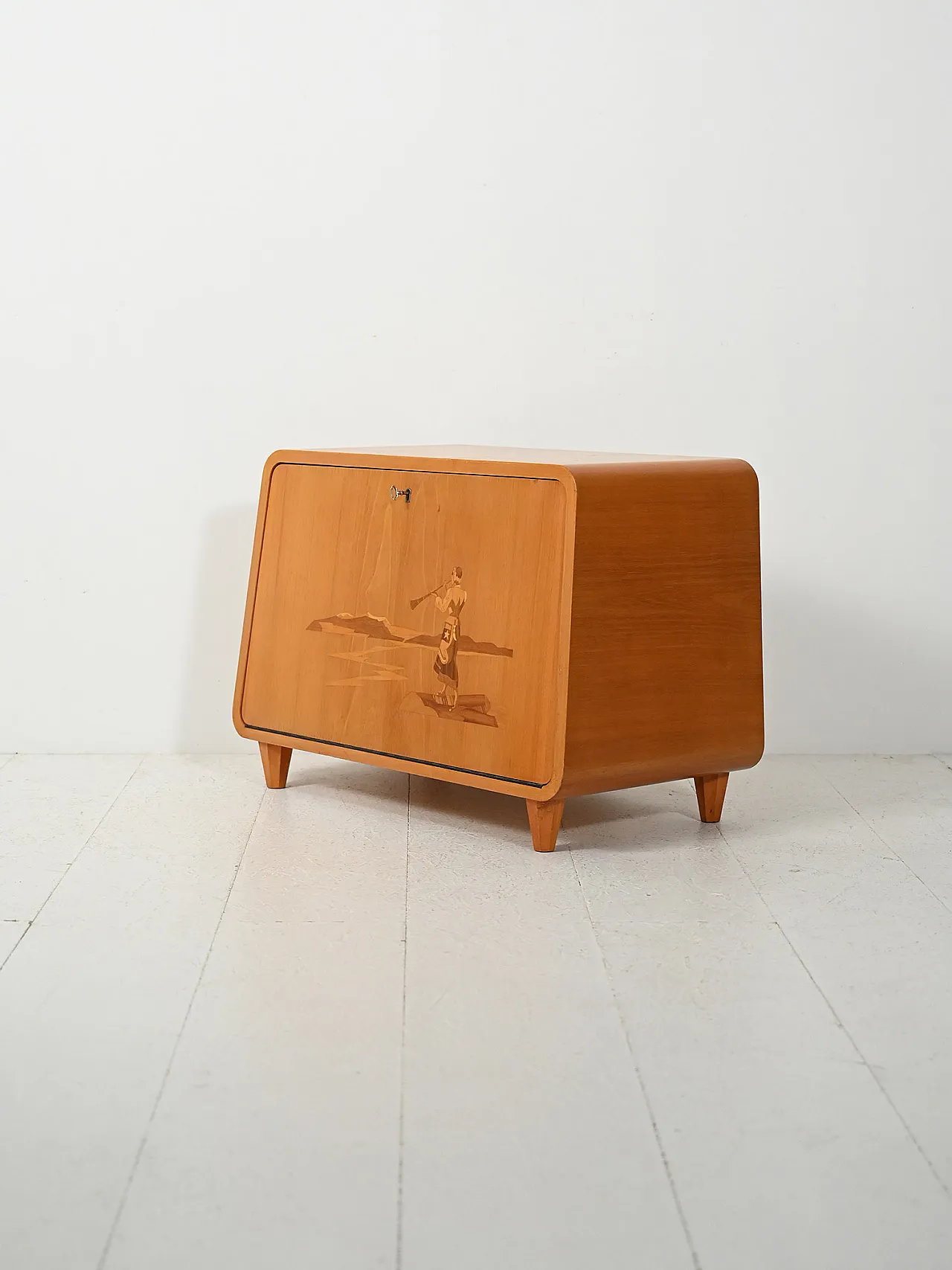 Cabinet scandinavo in olmo intarsiato, anni '40 5
