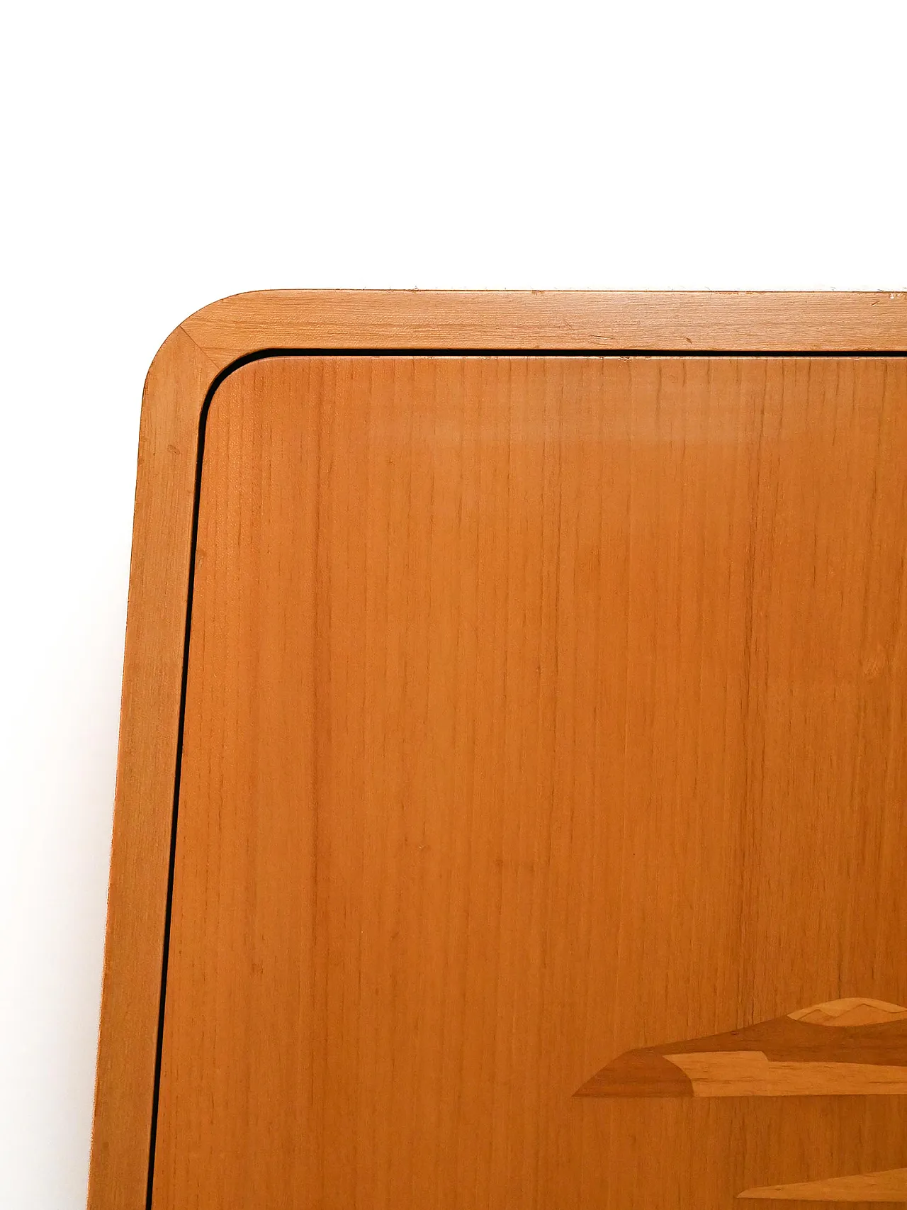 Cabinet scandinavo in olmo intarsiato, anni '40 6