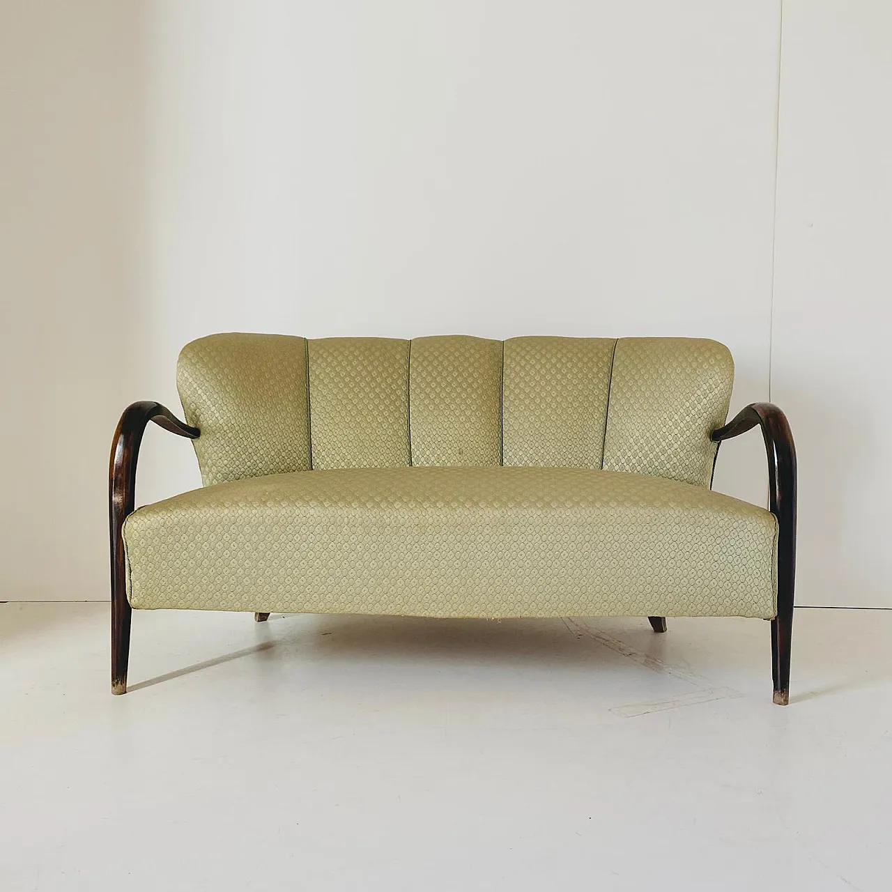 Divano e tavolino Art Deco in noce massello, anni '30 35