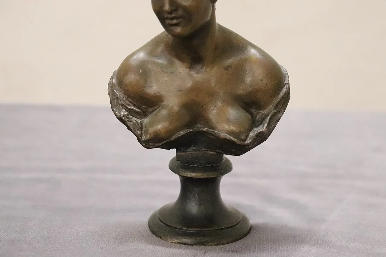 Piccolo busto di giovane donna in bronzo, firma Gemito 3