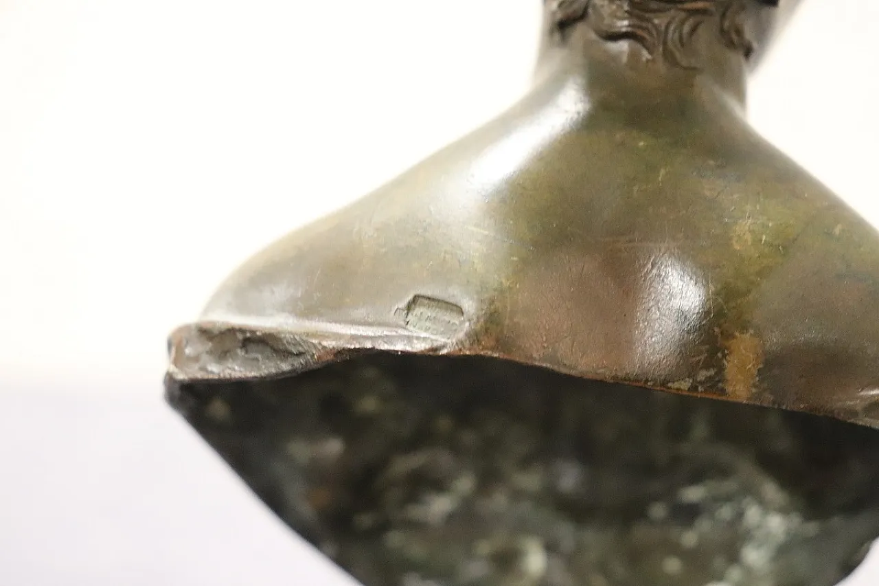 Piccolo busto di giovane donna in bronzo, firma Gemito 6
