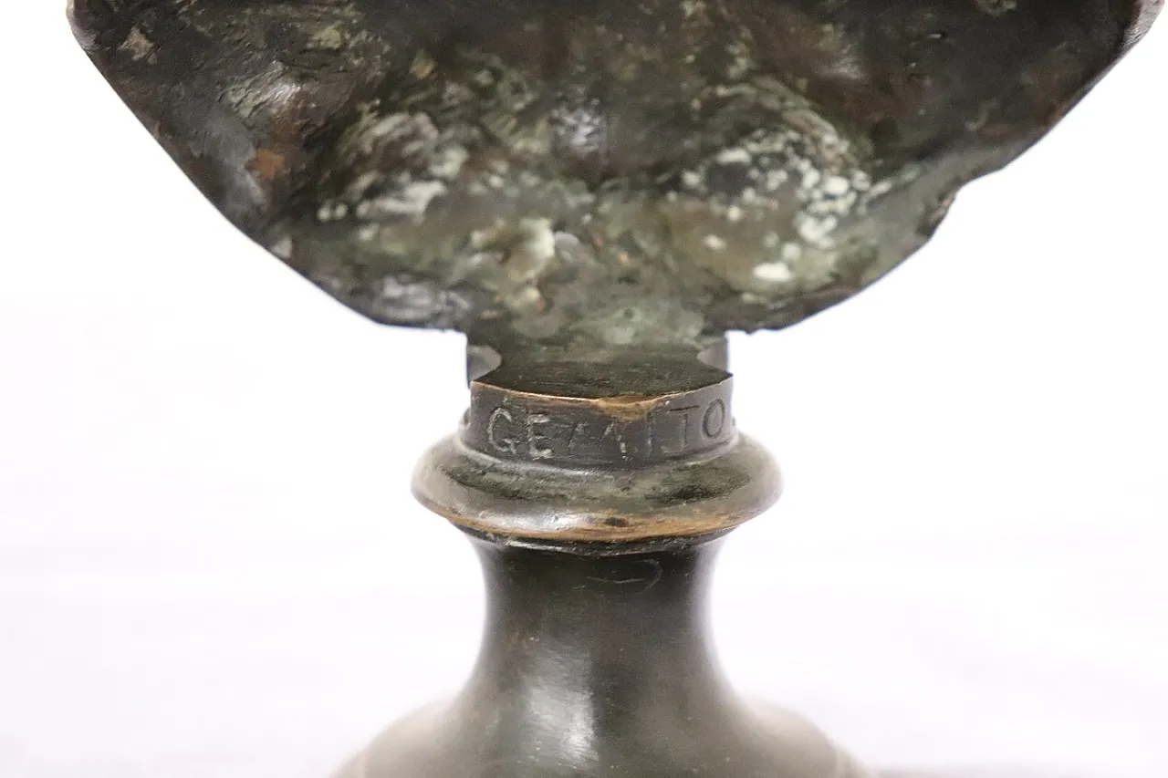 Piccolo busto di giovane donna in bronzo, firma Gemito 7