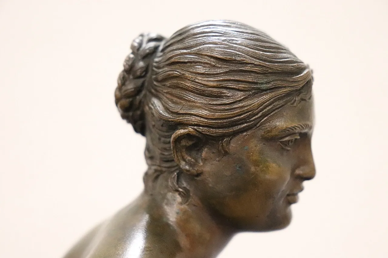 Piccolo busto di giovane donna in bronzo, firma Gemito 11