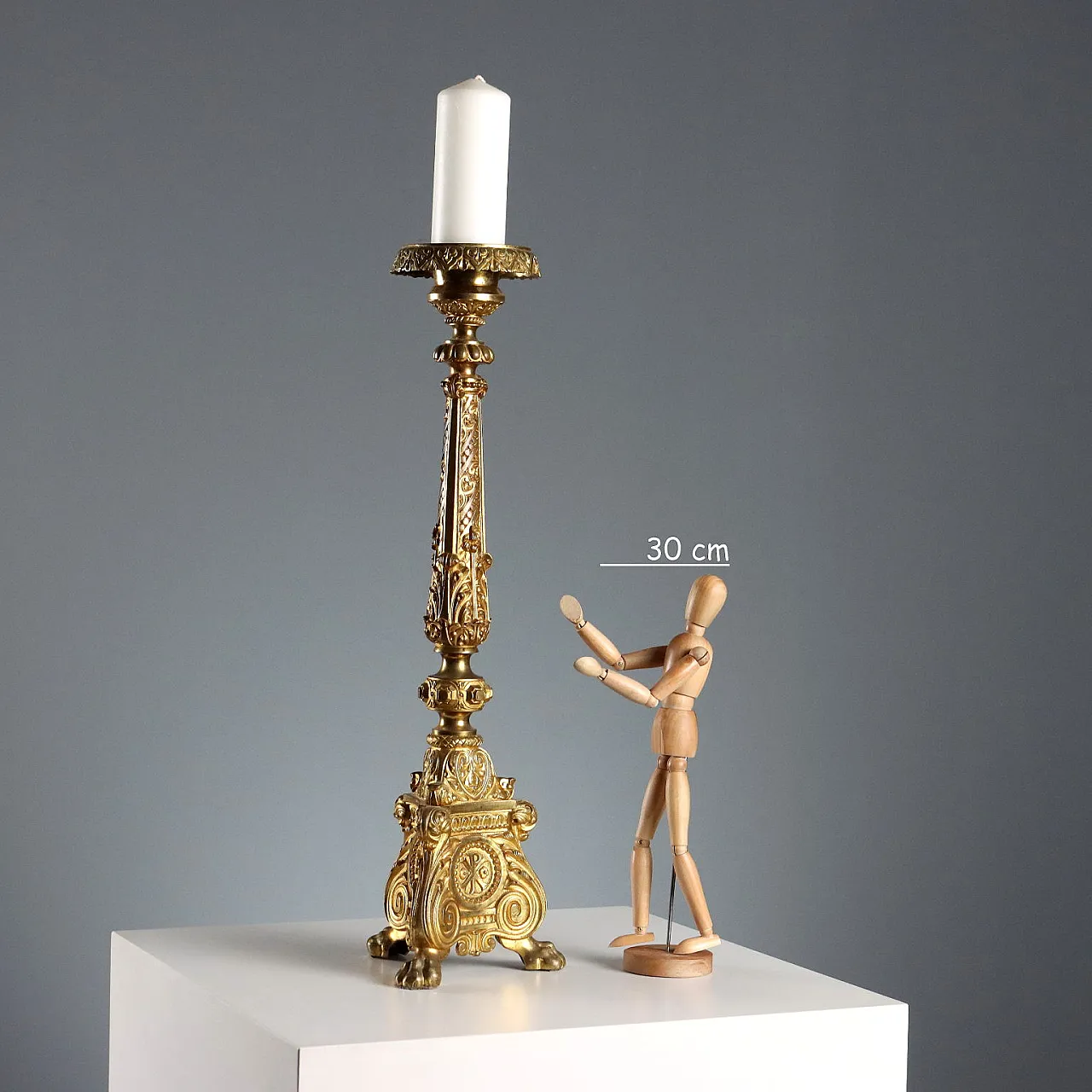 Gilded and chiseled bronze torch holder, 19th century 2