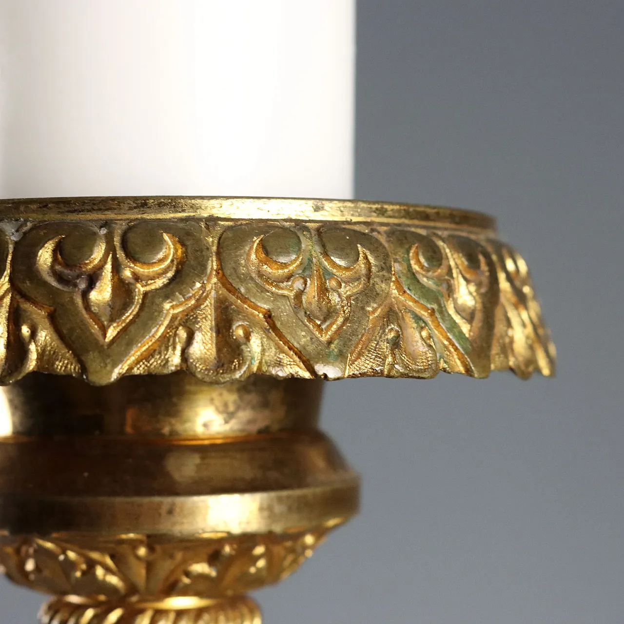 Gilded and chiseled bronze torch holder, 19th century 4