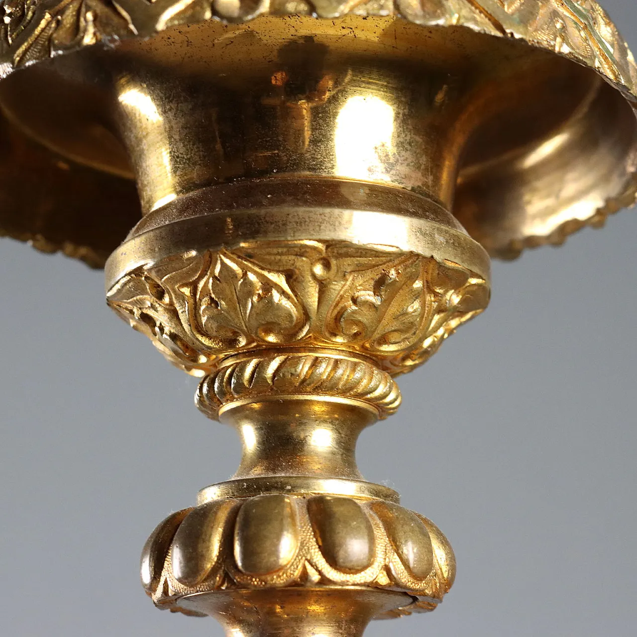 Gilded and chiseled bronze torch holder, 19th century 5