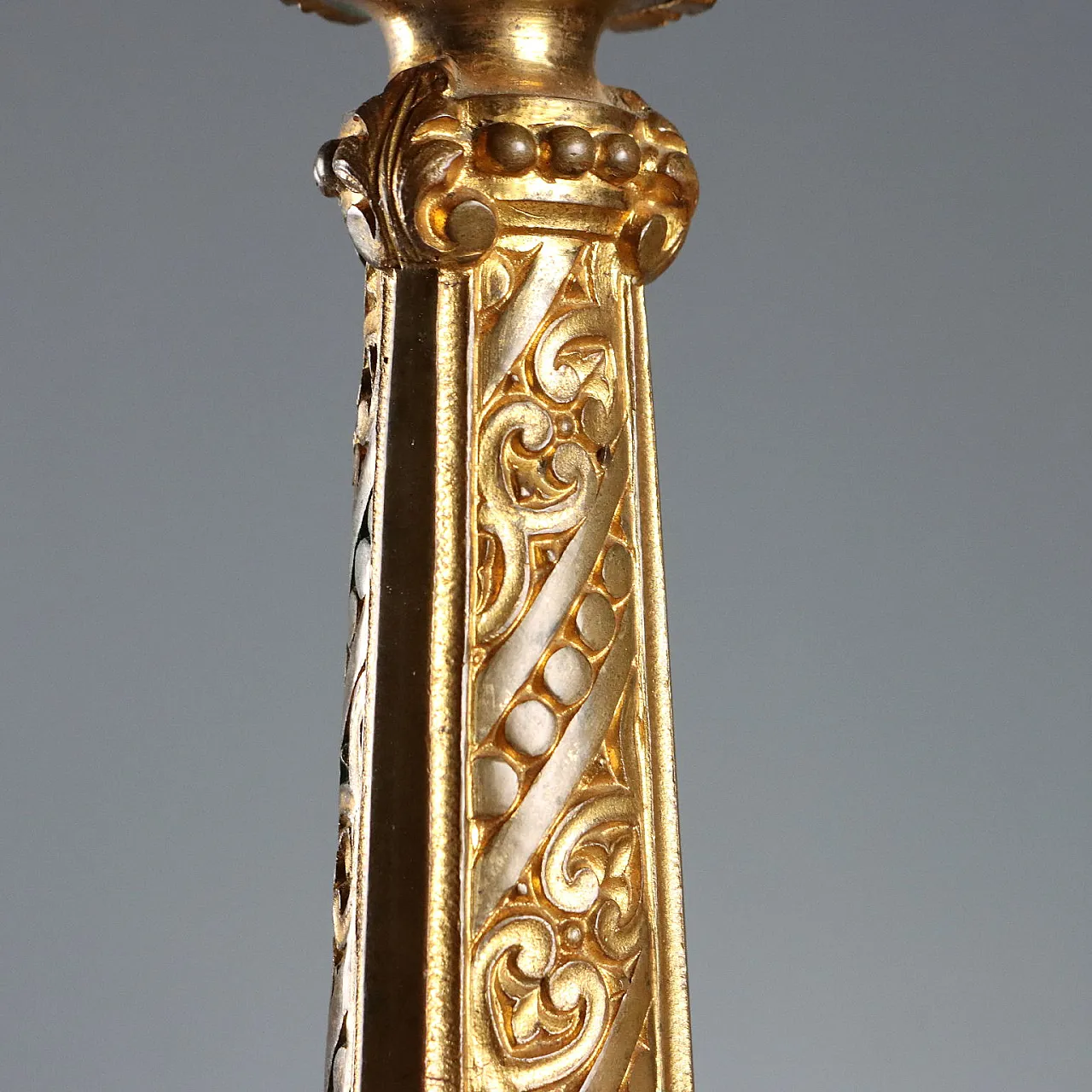 Gilded and chiseled bronze torch holder, 19th century 6