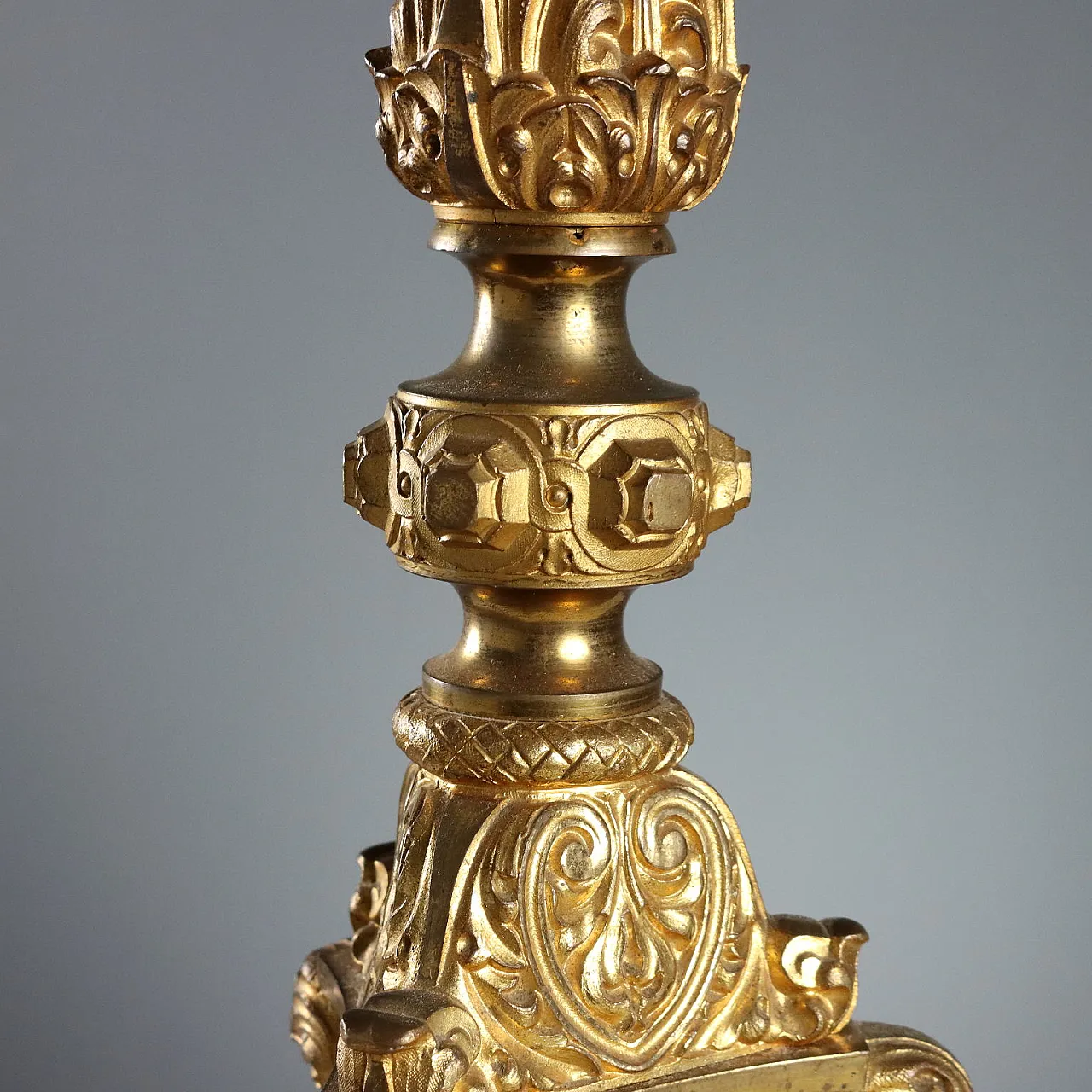 Gilded and chiseled bronze torch holder, 19th century 8