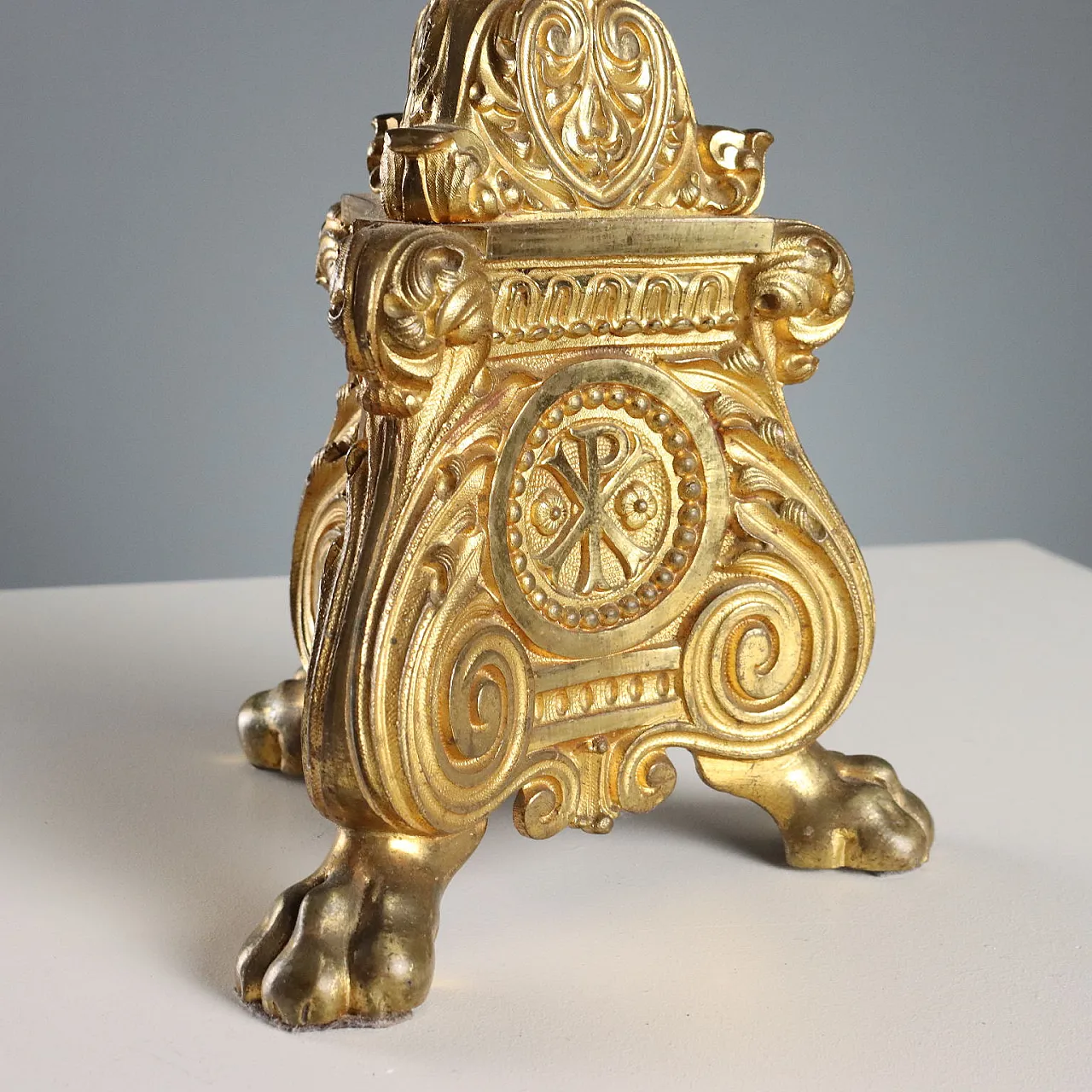 Gilded and chiseled bronze torch holder, 19th century 10
