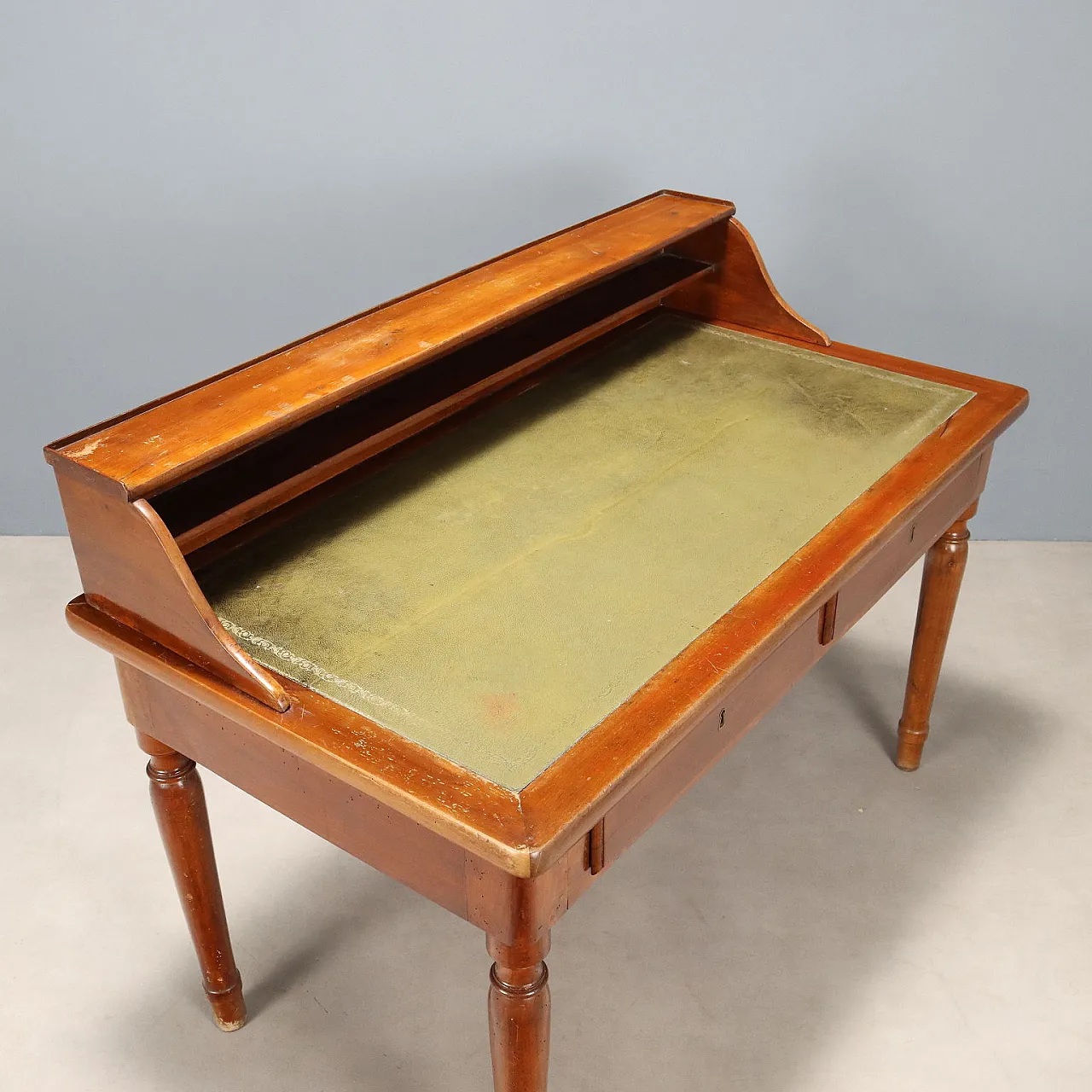 Walnut and leather desk, mid-19th century 8