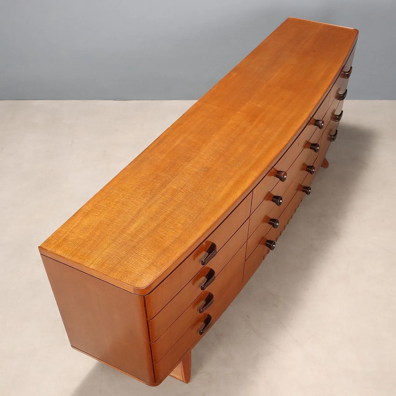 Mahogany veneered chest of drawers with wooden handles, 20th century 10