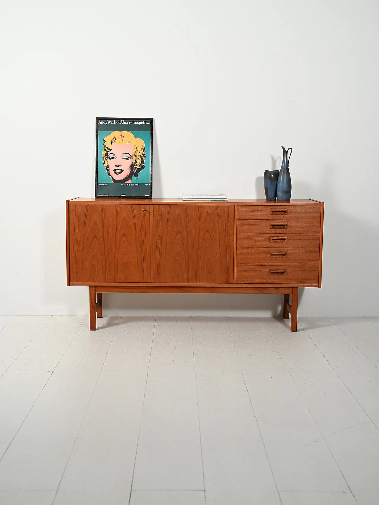 Credenza scandinava con maniglie a sbalzo, anni '60 1