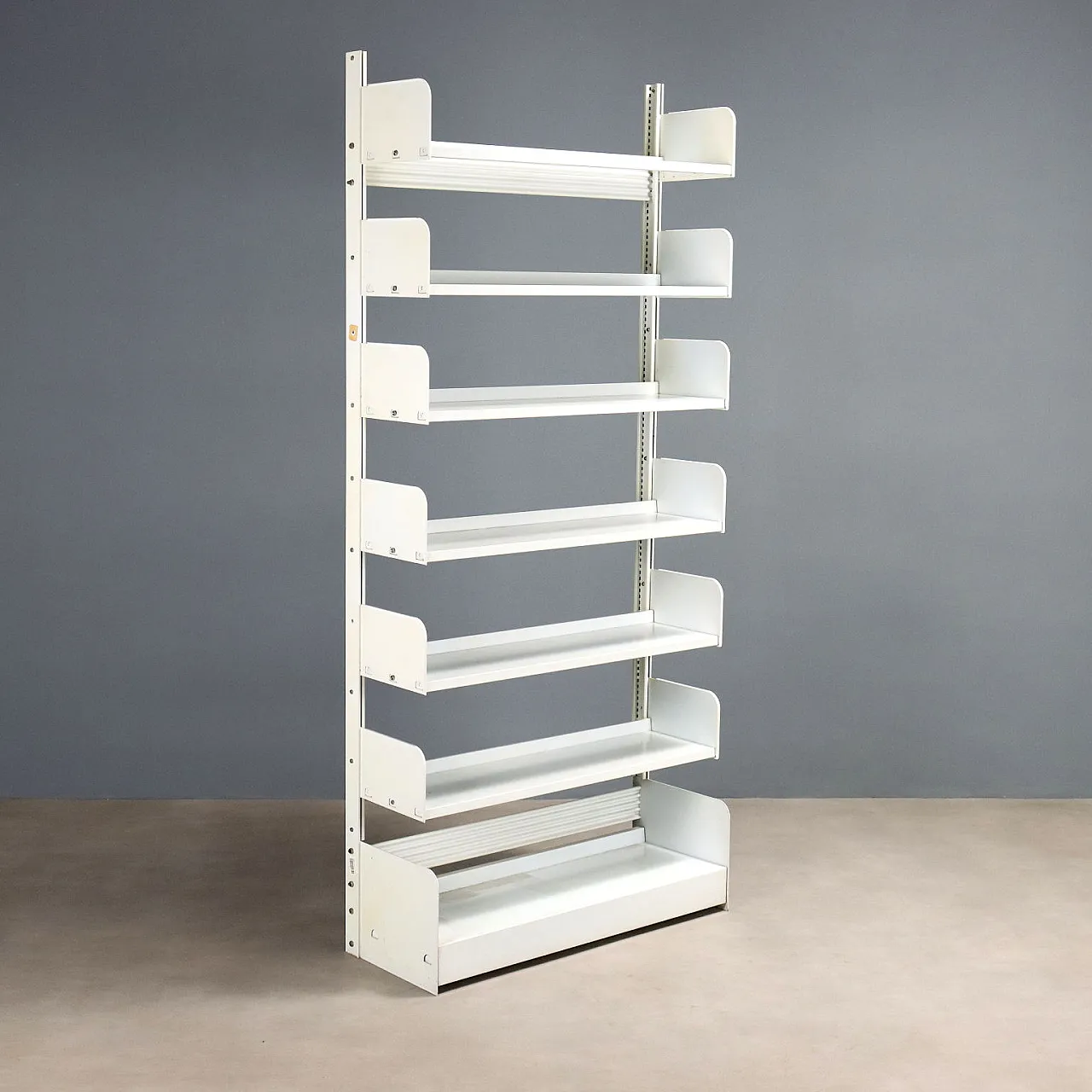 Lacquered metal Lips bookcase with adjustable shelves, 1970s 1