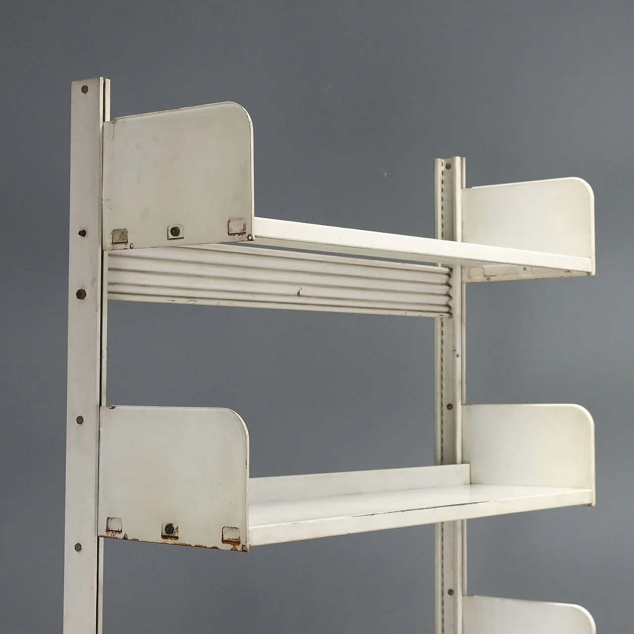 Bookcase with adjustable shelves in enameled metal, 20th century 3