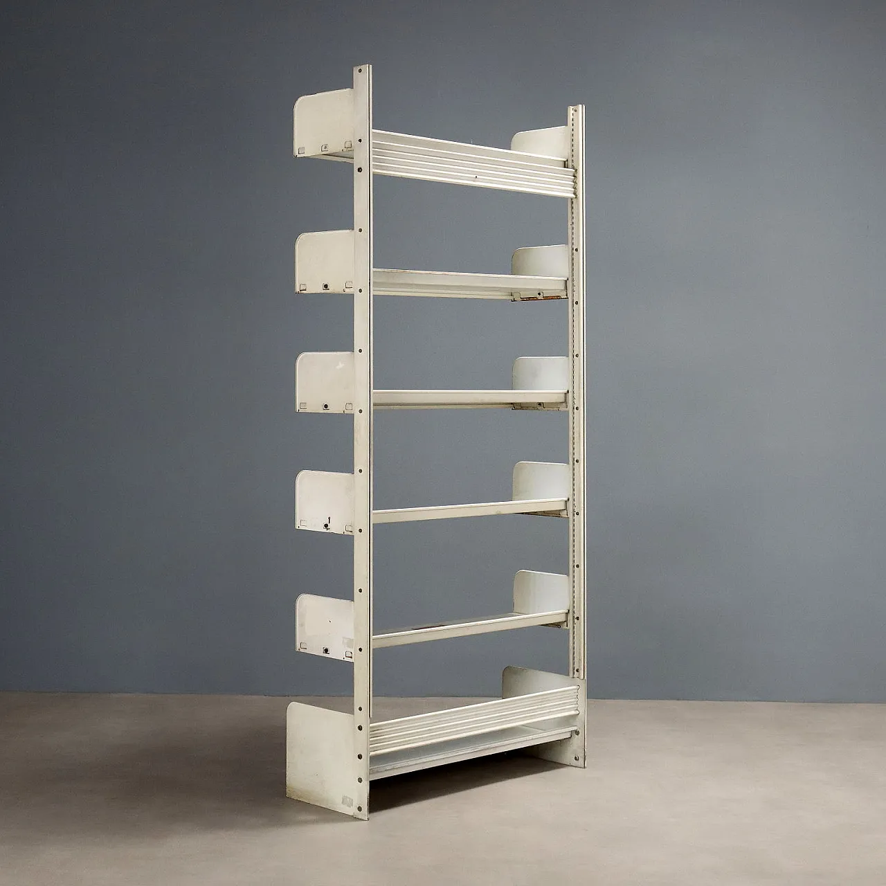 Bookcase with adjustable shelves in enameled metal, 20th century 9