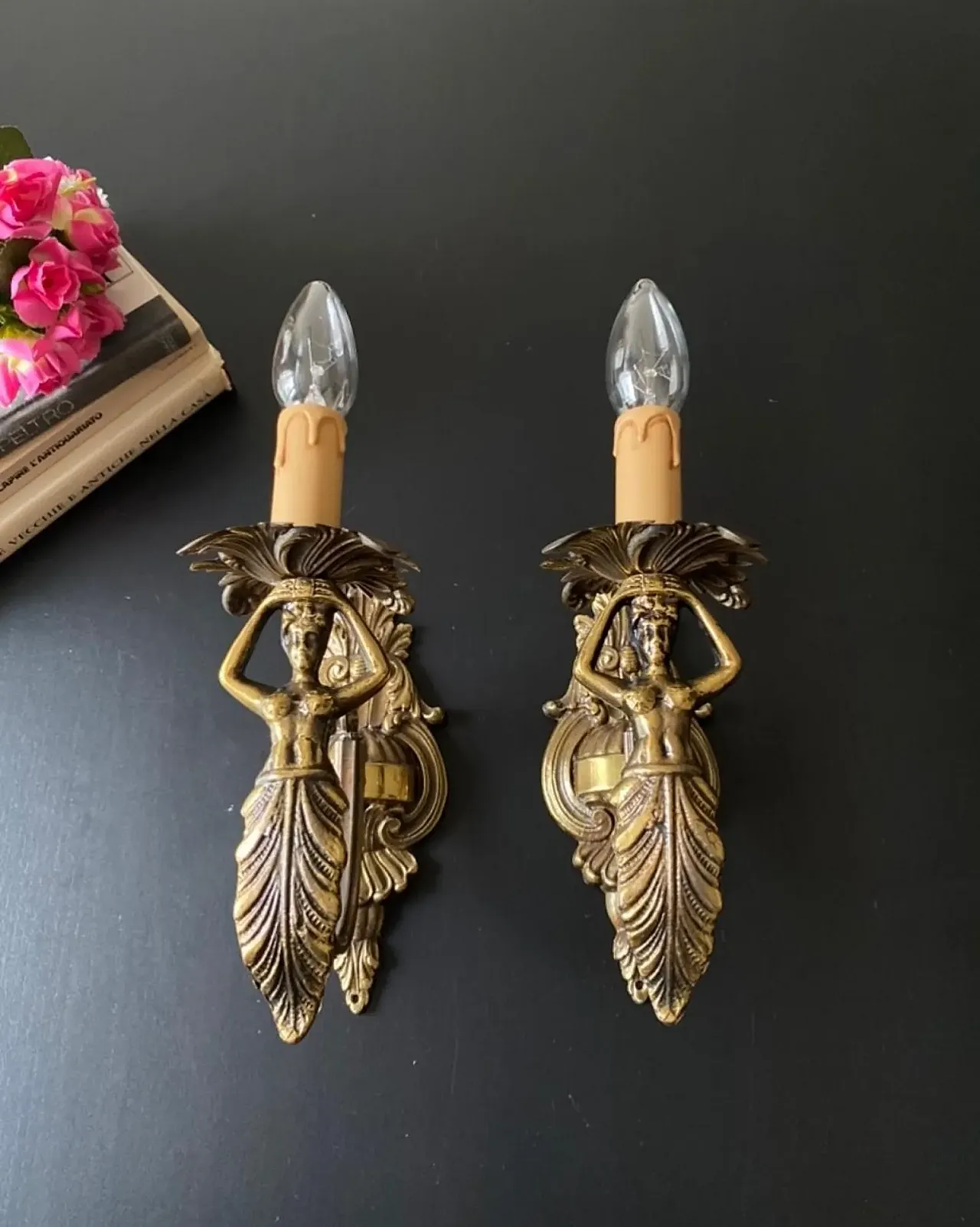 Pair of wall lights in bronze, 20th century 1