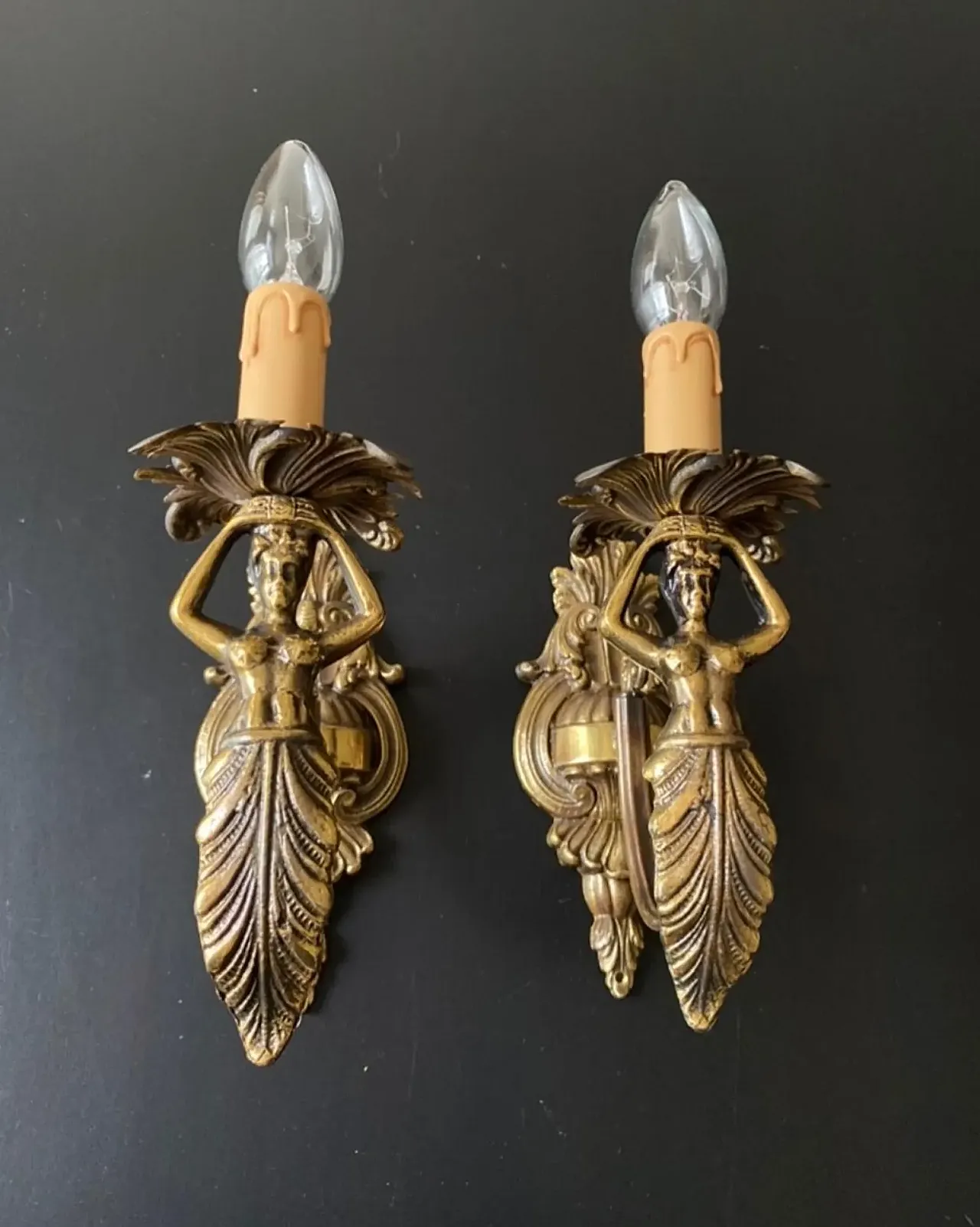 Pair of wall lights in bronze, 20th century 2