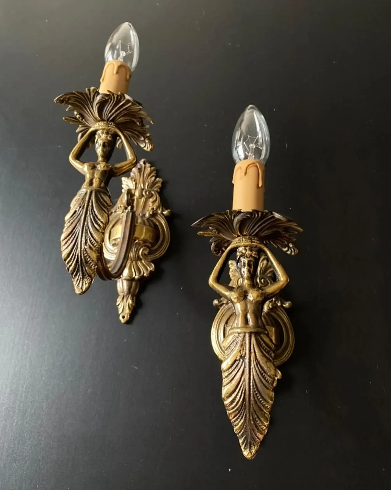 Pair of wall lights in bronze, 20th century 5