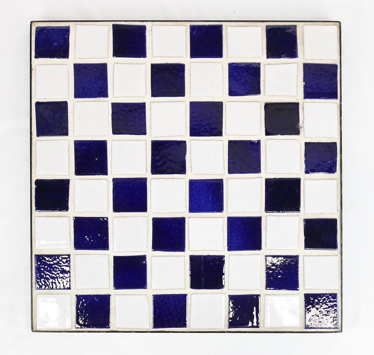 Scacchiera in cemento piastrellata, fine '900 4