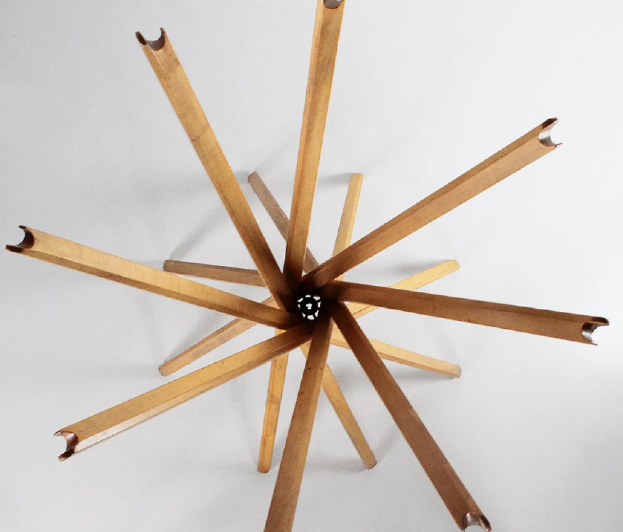 Appendiabiti Sciangai di De Pas, D’Urbino, Lomazzi per Zanotta, '900 1