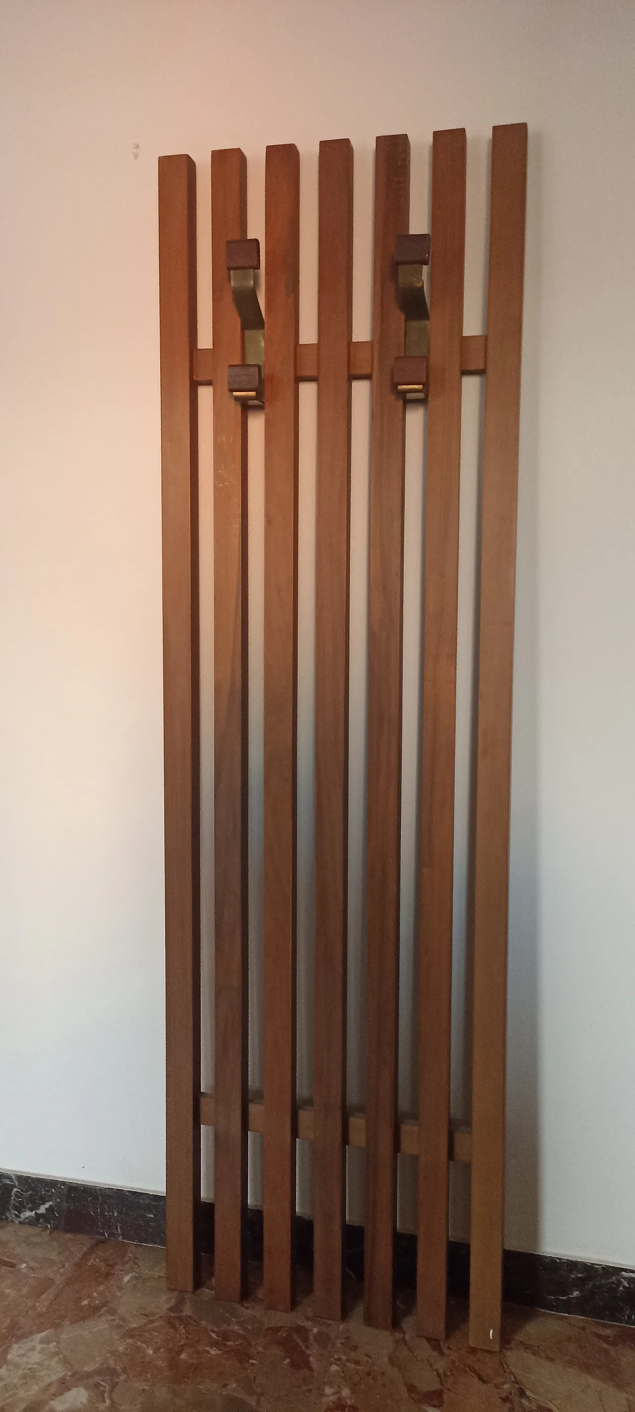 Appendiabiti di Leonardo Fiori per Isa Bergamo legno ottone, anni '50 1