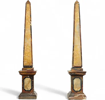 Coppia di obelischi in marmi policromi, fine '800
