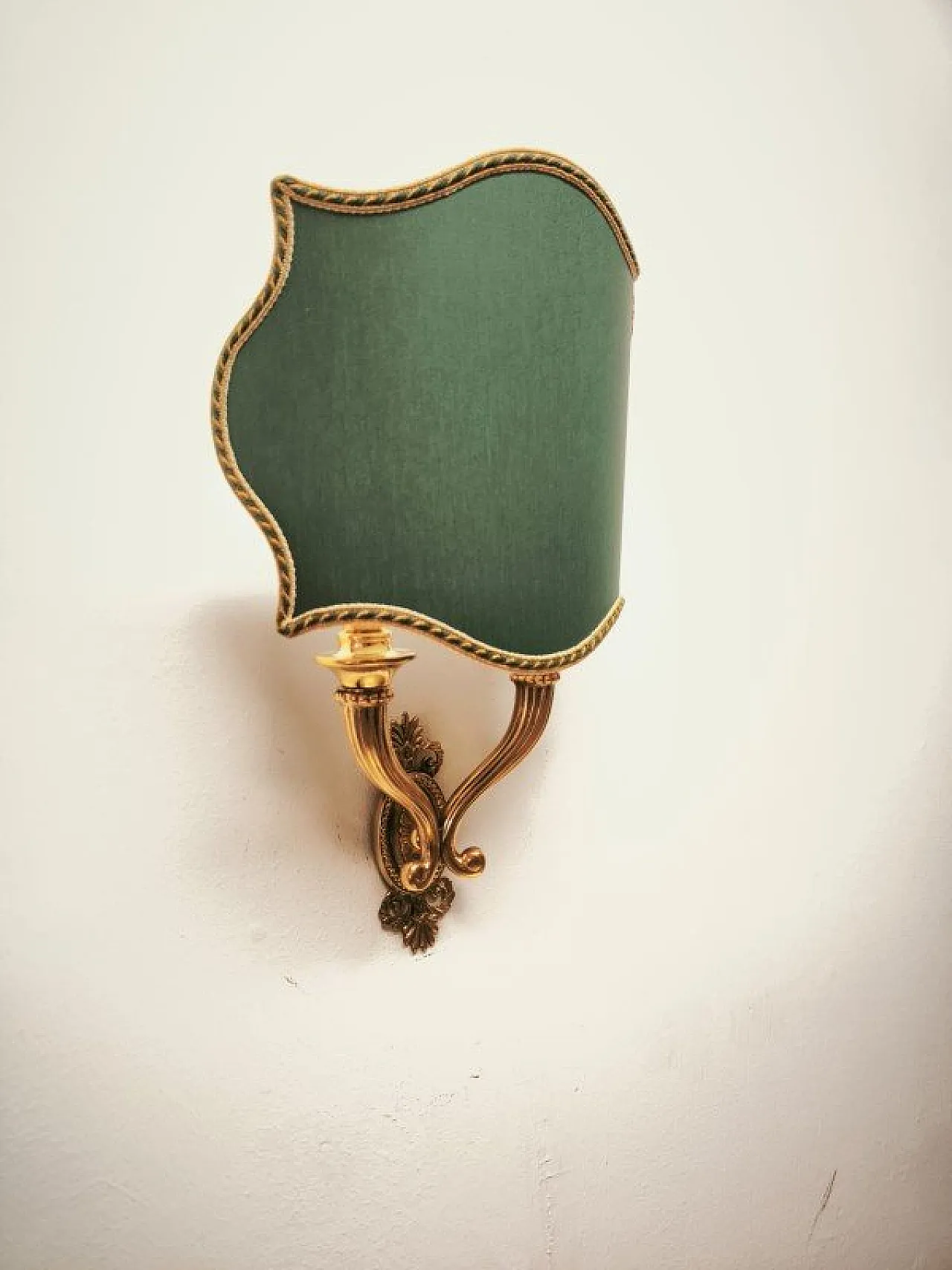 Double-light wall lamp with green fabric fan, 1940s 15