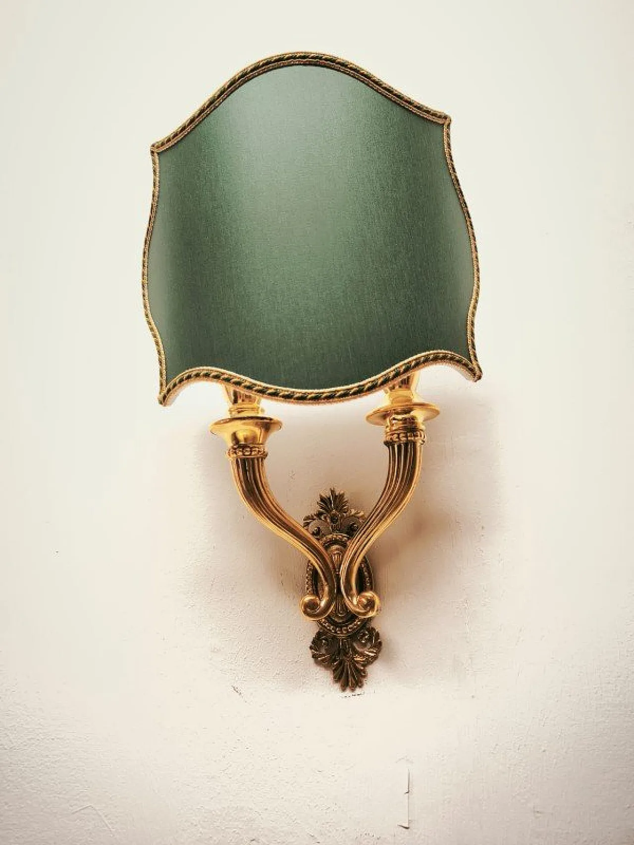 Double-light wall lamp with green fabric fan, 1940s 17