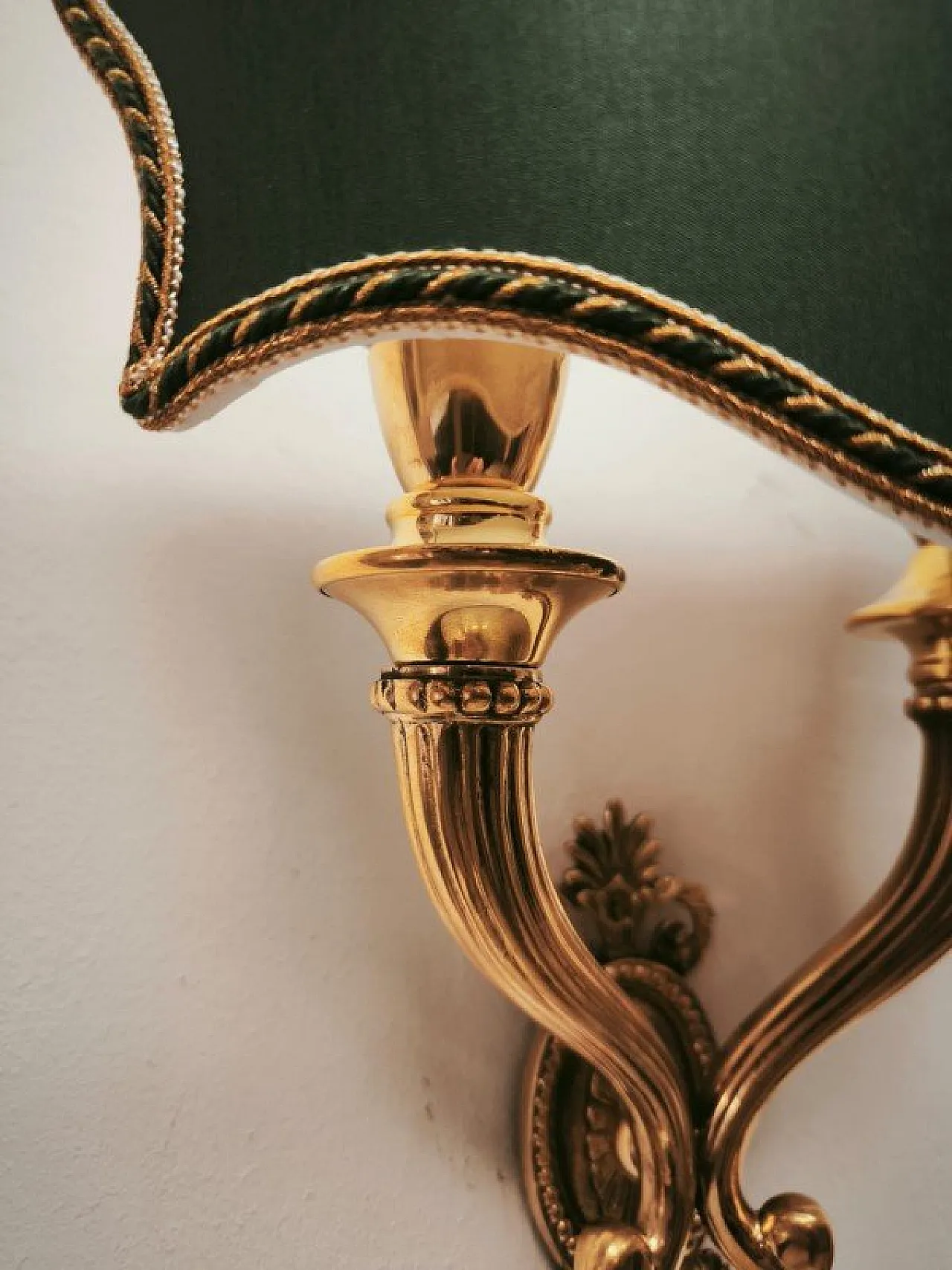 Double-light wall lamp with green fabric fan, 1940s 20