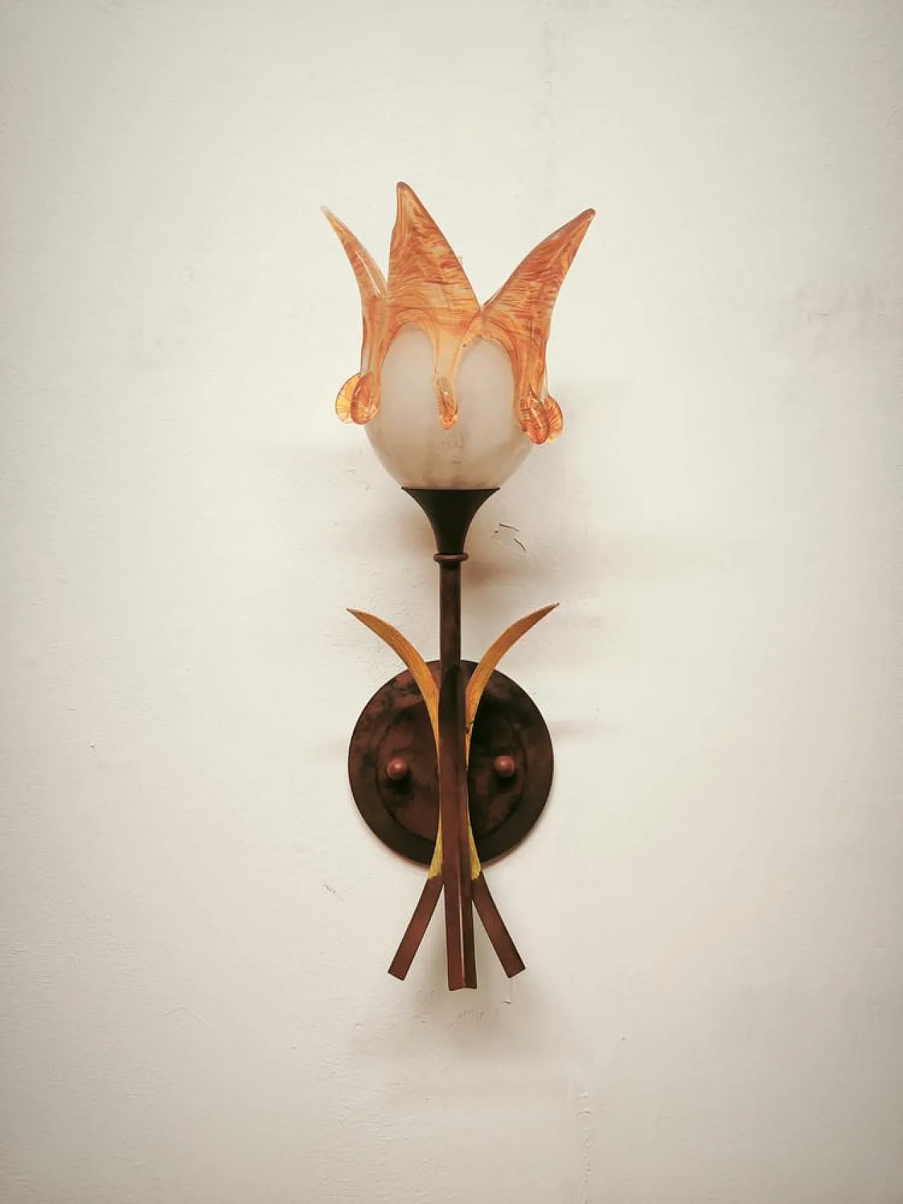 Iron wall lamp with Murano glass shade, 1980s 1