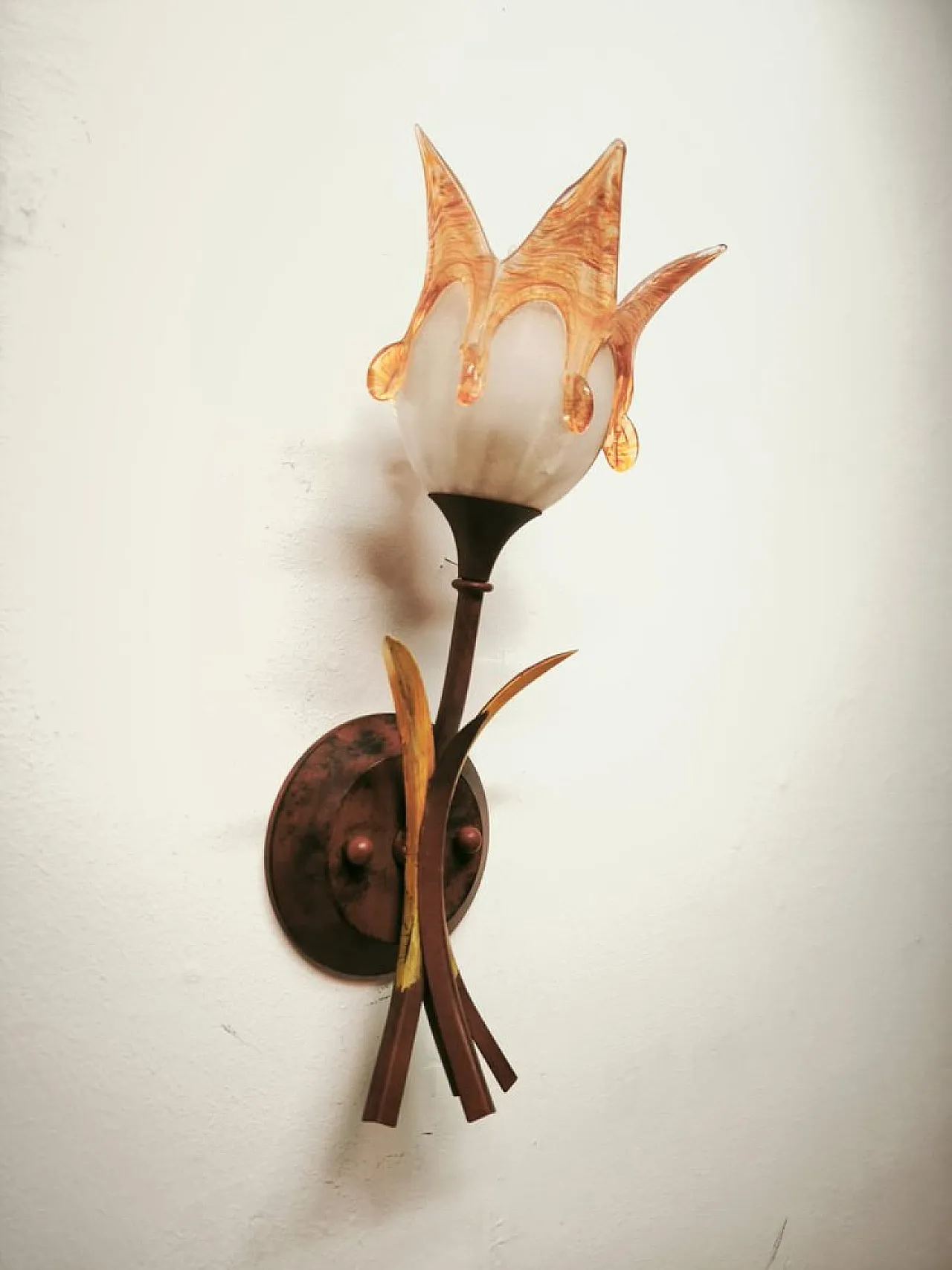 Iron wall lamp with Murano glass shade, 1980s 4