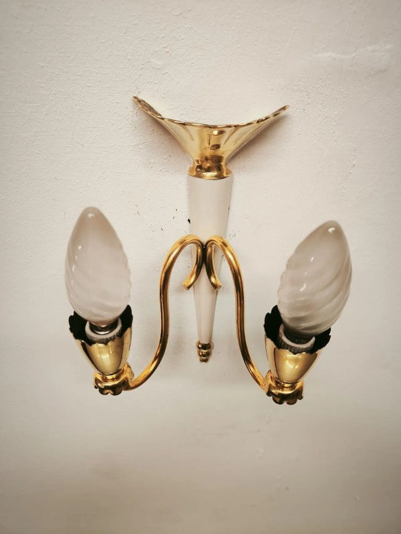 Brass double-light wall lamp, 1950s 14