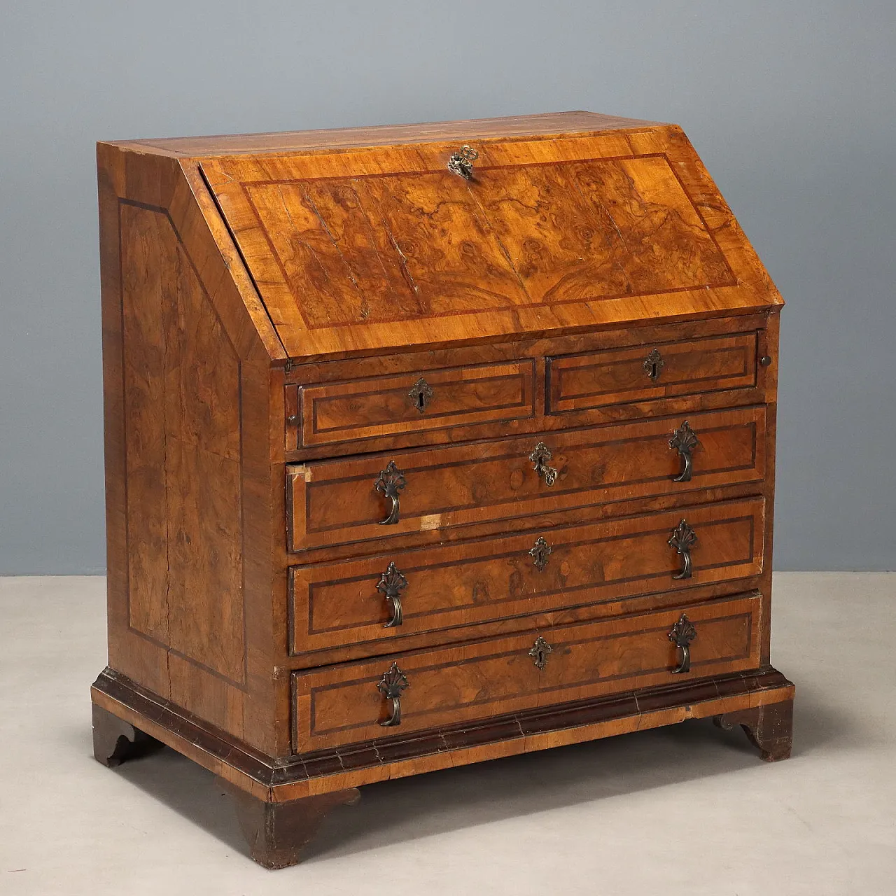 Ribalta in noce, radica di noce e finiture in mogano, fine '700 1