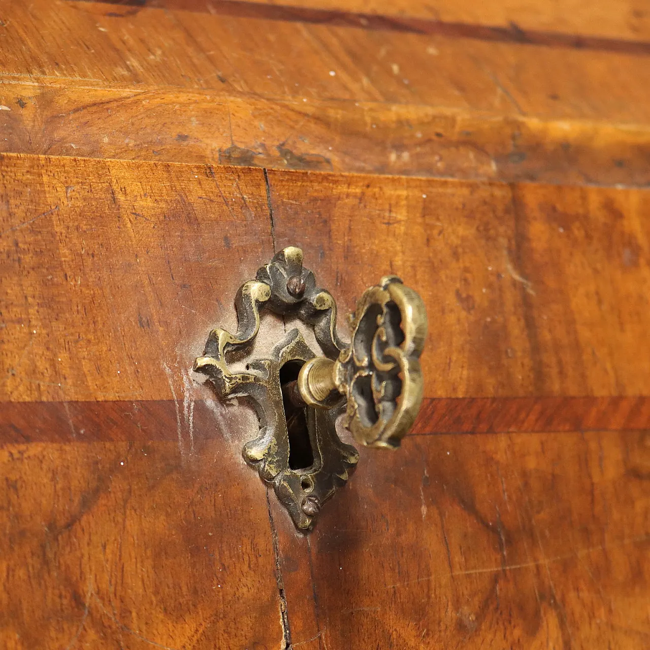 Ribalta in noce, radica di noce e finiture in mogano, fine '700 6