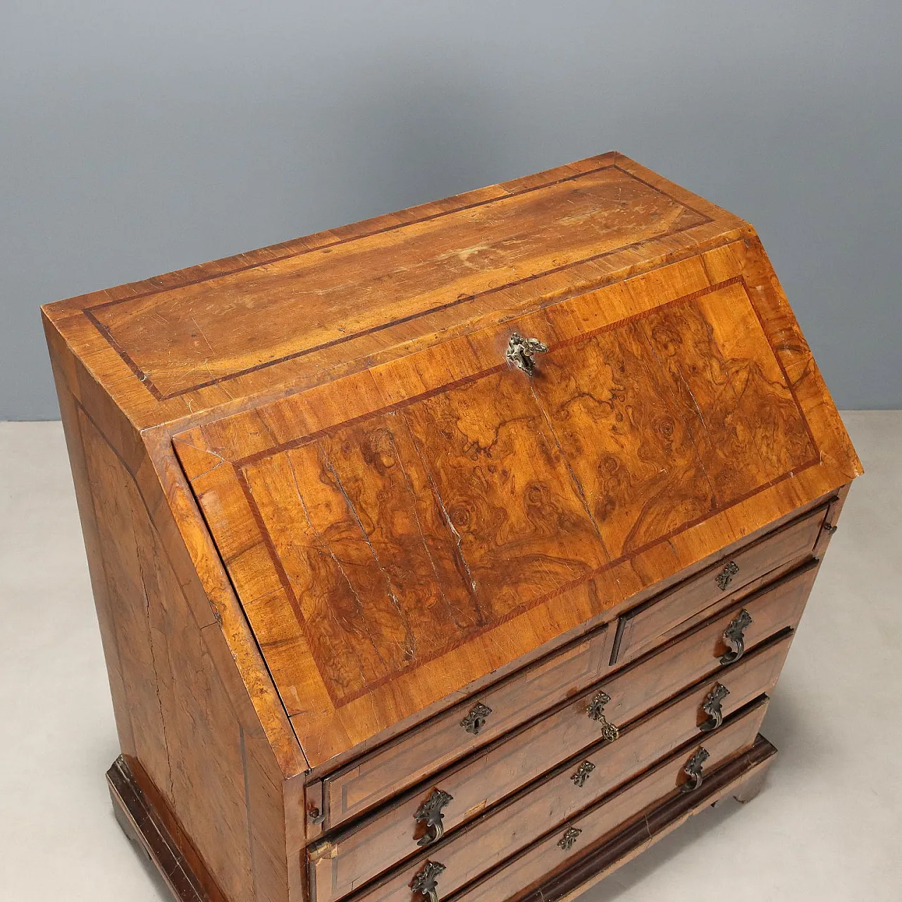 Ribalta in noce, radica di noce e finiture in mogano, fine '700 10