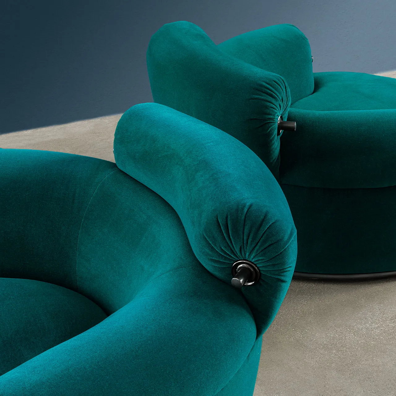 Coppia di Poltrone con poggiapiedi di Dominioni per Azucena, anni '80 4