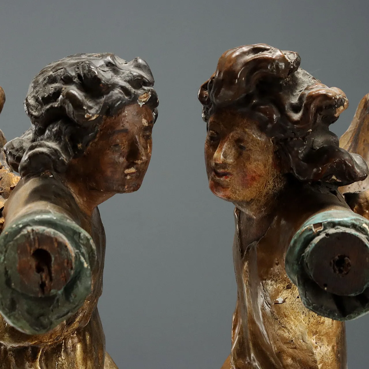 Pair of carved, lacquered and gilded wooden angels, 18th century 4