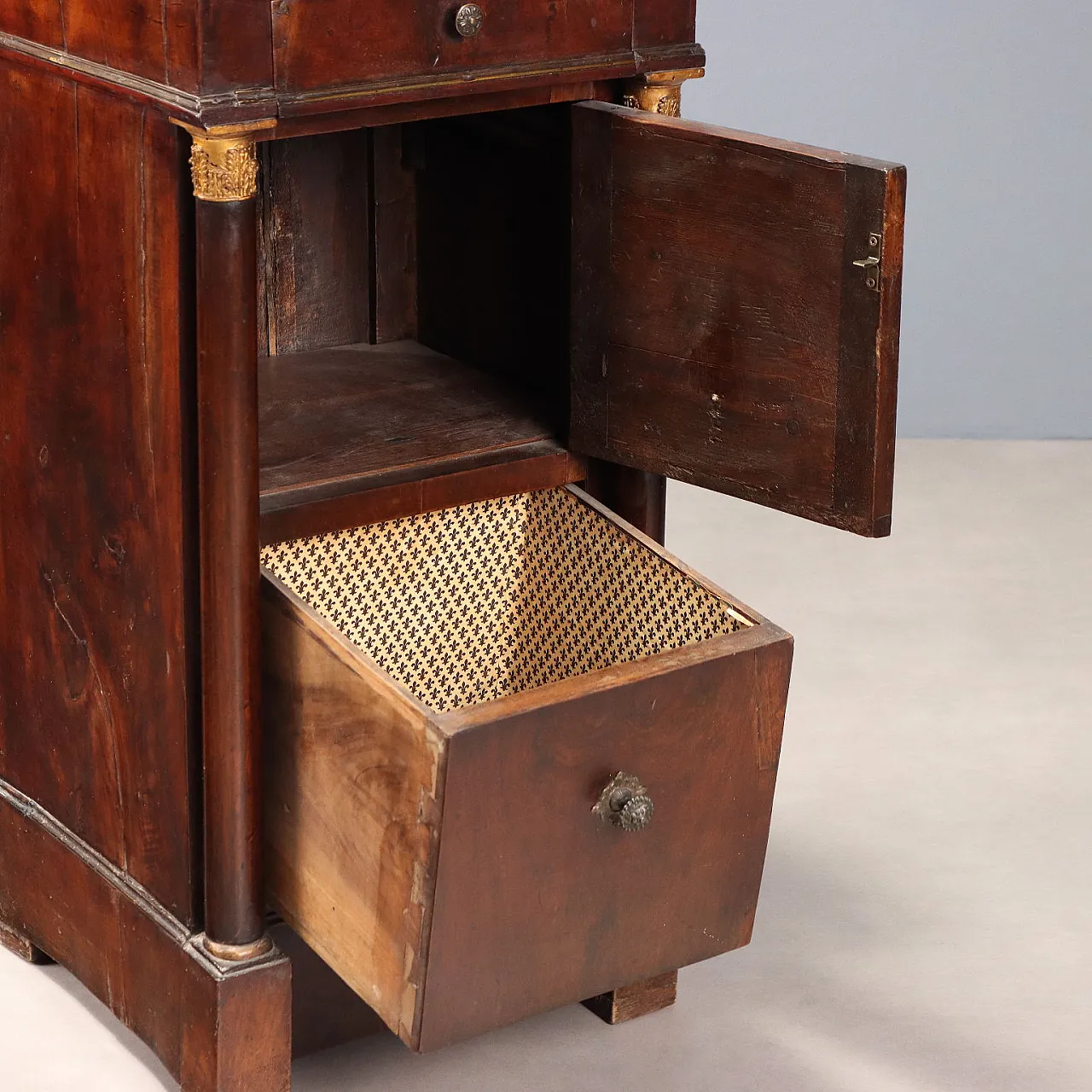 Empire walnut bedside table, 19th century 4