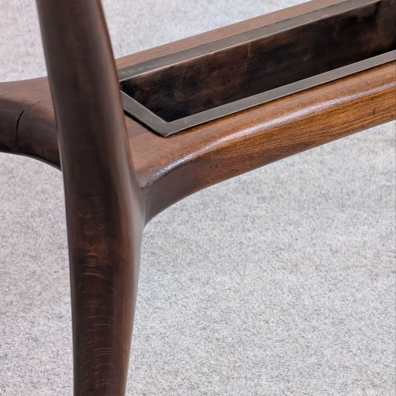 Tavolo da caffè in legno e vetro italiano in stile Ico Parisi, anni 60 1