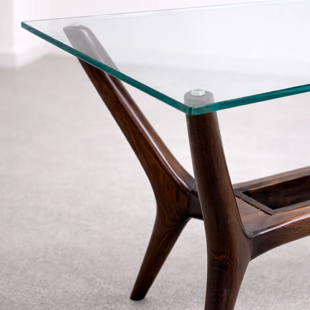 Tavolo da caffè in legno e vetro italiano in stile Ico Parisi, anni 60 2