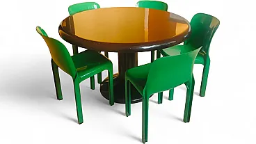 Tavolo e sedie di Vico Magistretti per Artemide, anni '70