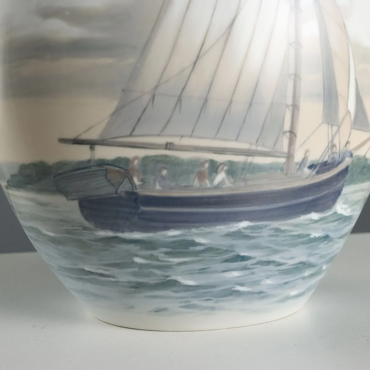 Vaso in porcellana con decoro raffigurante barche a vela, '900 6